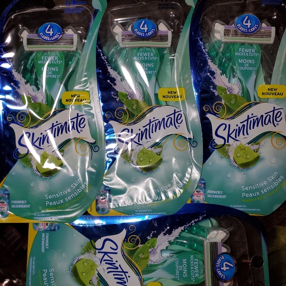 Other - 4 packs of skintimate razors new